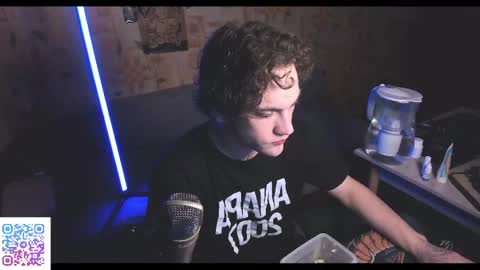 Snapshot of kolyakayne chatting on 04-28-26, 04:17 Kolya Kayne online show from 04-28-26, 04:17