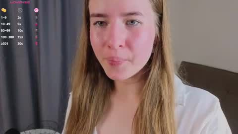 Snapshot of koolyquiser chatting on 06-11-26, 04:38 Jenna online show from 06-11-26, 04:38