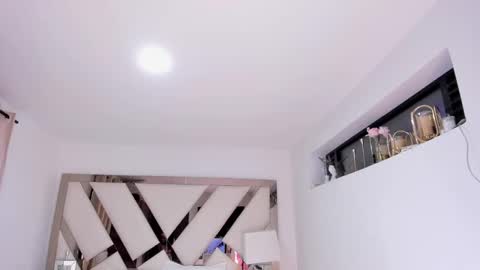 Koral Cuz online show from 10-25-25, 04:02