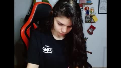 Snapshot of koranikky08 chatting on 12-22-24, 03:11 Karoll online show from 12-22-24, 03:11