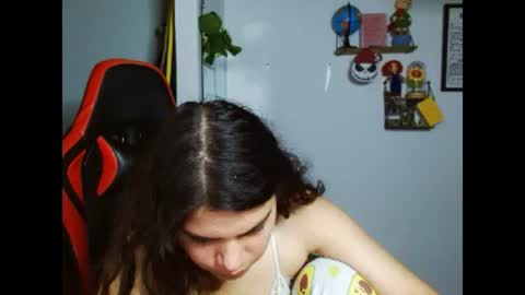 Snapshot of koranikky08 chatting on 12-29-24, 01:45 Karoll online show from 12-29-24, 01:45