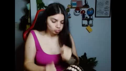 Snapshot of koranikky08 chatting on 03-06-25, 01:05 Karoll online show from 03-06-25, 01:05