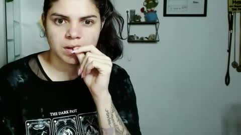 Snapshot of koranikky08 chatting on 09-18-25, 02:13 Karoll online show from 09-18-25, 02:13