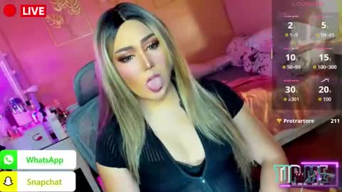 MISS ALICIA online show from 10-29-25, 02:14