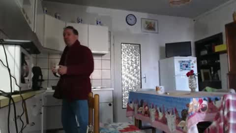 Snapshot of kosak99 chatting on 12-14-25, 08:52 kosak99 online show from 12-14-25, 08:52