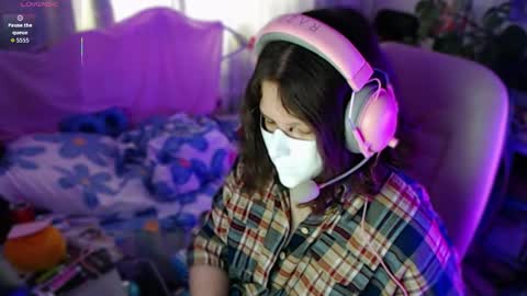 Snapshot of kotennya chatting on 11-24-25, 08:36 fancy cat online show from 11-24-25, 08:36