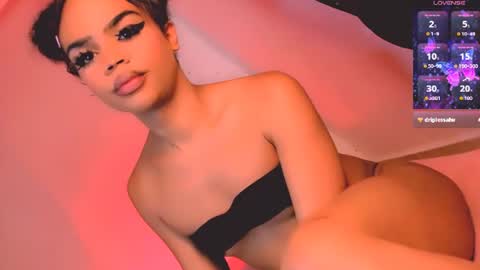 Snapshot of kourney_ferrer chatting on 06-13-26, 12:14 Alysha online show from 06-13-26, 12:14