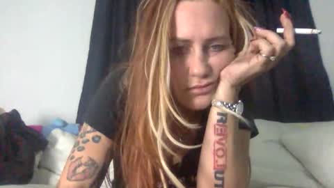 koyoteej online show from 01-06-26, 11:51