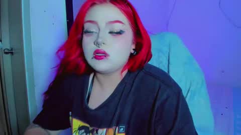 Snapshot of kpayton99 chatting on 02-18-25, 06:26 Khloe online show from 02-18-25, 06:26
