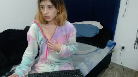 kratos_and_afrodita online show from 10-23-25, 04:12