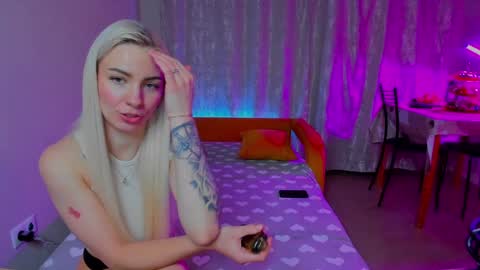 Snapshot of kratoslisandra chatting on 01-24-25, 08:43 Lisandra online show from 01-24-25, 08:43