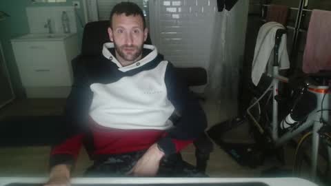 Snapshot of krevett80800 chatting on 10-29-25, 12:51 krevett80800 online show from 10-29-25, 12:51