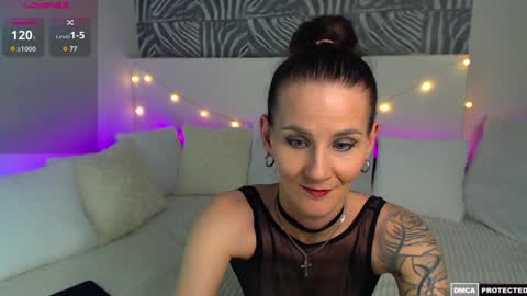 Snapshot of kris_167 chatting on 02-06-25, 12:11 Kris online show from 02-06-25, 12:11