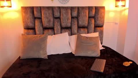 Snapshot of kris_kane1 chatting on 12-04-25, 12:42 kris_kane1 online show from 12-04-25, 12:42