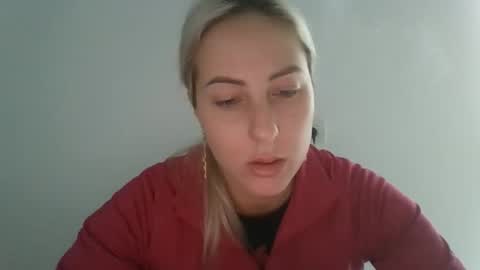 Snapshot of kriss_grace chatting on 10-12-25, 02:16 Grace online show from 10-12-25, 02:16