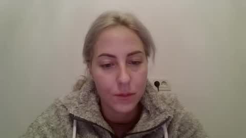 Snapshot of kriss_grace chatting on 10-28-25, 07:49 Grace online show from 10-28-25, 07:49