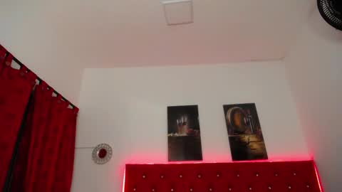 kriss_sweetboobs online show from 02-09-25, 10:09