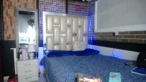 kriss_sweetboobs online show from 02-28-25, 11:36