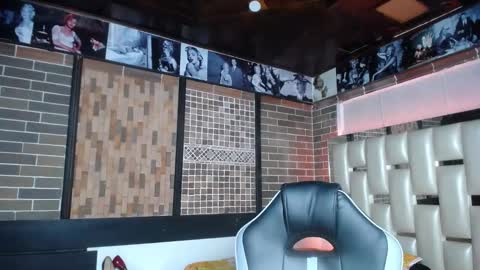 kriss_sweetboobs online show from 09-13-25, 12:16