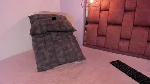 Snapshot of kristakinnky chatting on 04-24-26, 11:56 BETANIA online show from 04-24-26, 11:56
