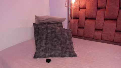 Snapshot of kristakinnky chatting on 04-29-26, 12:20 BETANIA online show from 04-29-26, 12:20