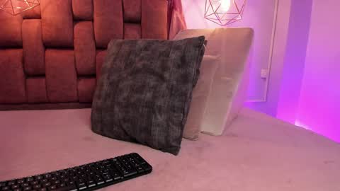 Snapshot of kristakinnky chatting on 05-05-26, 12:13 BETANIA online show from 05-05-26, 12:13