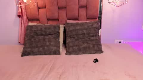Snapshot of kristakinnky chatting on 06-25-26, 12:20 BETANIA online show from 06-25-26, 12:20