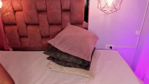 Snapshot of kristakinnky chatting on 07-02-26, 12:11 BETANIA online show from 07-02-26, 12:11