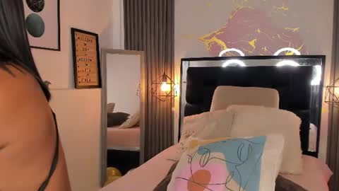 Snapshot of kristakinnky chatting on 07-10-26, 12:19 BETANIA online show from 07-10-26, 12:19