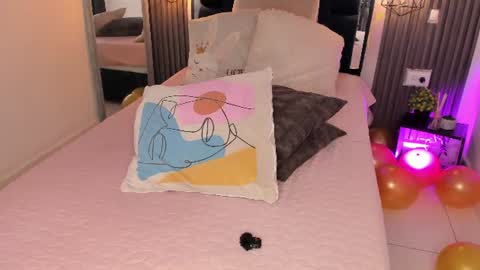 Snapshot of kristakinnky chatting on 07-13-26, 12:08 BETANIA online show from 07-13-26, 12:08