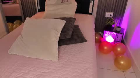 Snapshot of kristakinnky chatting on 07-18-26, 12:09 BETANIA online show from 07-18-26, 12:09