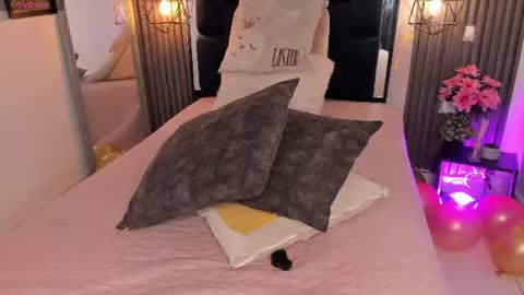 Snapshot of kristakinnky chatting on 07-25-26, 12:14 BETANIA online show from 07-25-26, 12:14