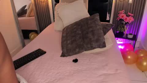 Snapshot of kristakinnky chatting on 07-28-26, 04:39 BETANIA online show from 07-28-26, 04:39