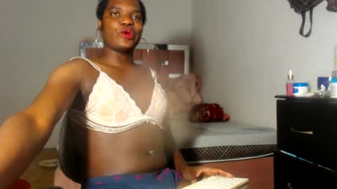 Snapshot of kristal_cox2 chatting on 06-15-26, 10:06 kristal_cox2 online show from 06-15-26, 10:06