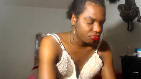 Snapshot of kristal_cox2 chatting on 07-06-26, 10:56 kristal_cox2 online show from 07-06-26, 10:56