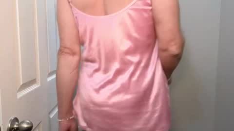 Snapshot of kristal_mountain chatting on 02-17-26, 04:53 Kristal Mountain online show from 02-17-26, 04:53