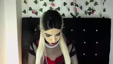 kristal_queen01 online show from 03-25-26, 07:03