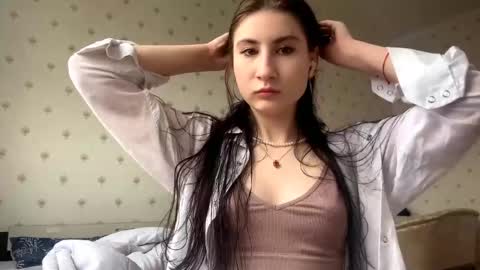 Snapshot of kristaldegeyter chatting on 05-13-26, 08:12 Kristal online show from 05-13-26, 08:12
