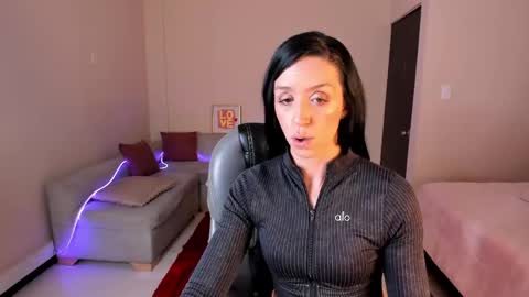 Snapshot of kristen_garner chatting on 05-12-26, 08:39 Sophia online show from 05-12-26, 08:39