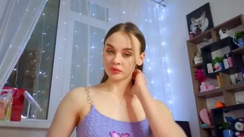 Snapshot of kristen_sayles chatting on 02-23-25, 08:22 Kris online show from 02-23-25, 08:22