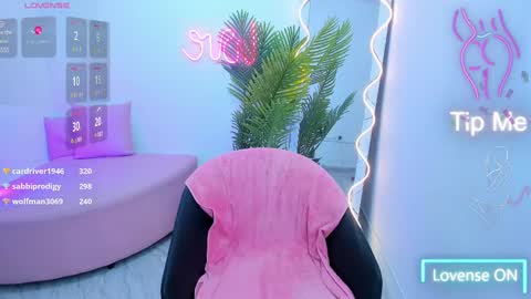 kristen_tay online show from 02-10-25, 09:36