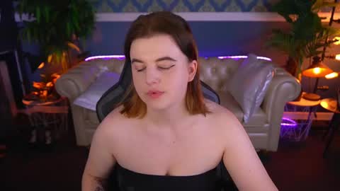 kristifoxy online show from 05-18-26, 12:22