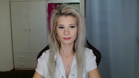 KristineAmore online show from 10-27-25, 08:51