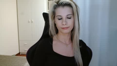 Snapshot of kristineamore chatting on 05-20-26, 06:36 KristineAmore online show from 05-20-26, 06:36