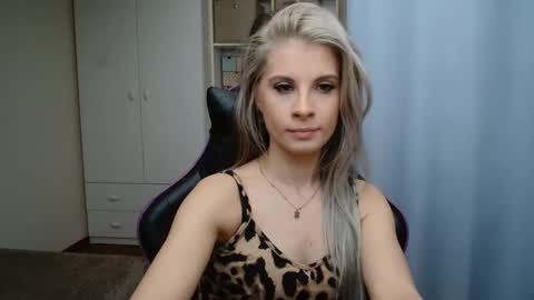 Snapshot of kristineamore chatting on 05-26-26, 06:31 KristineAmore online show from 05-26-26, 06:31