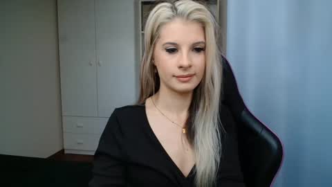 Snapshot of kristineamore chatting on 06-12-26, 06:56 KristineAmore online show from 06-12-26, 06:56