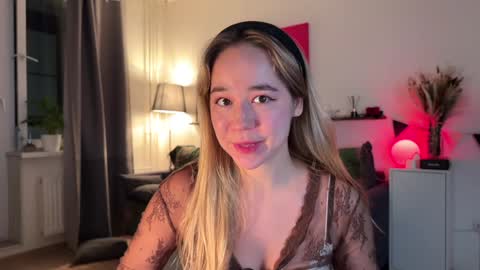Snapshot of kristyspiritedaway chatting on 12-24-24, 06:50 Kristy Nip slip shady  Best model on CB  online show from 12-24-24, 06:50