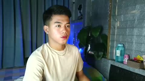Snapshot of kritthanarkorn chatting on 05-18-26, 05:35 kritthanarkorn online show from 05-18-26, 05:35