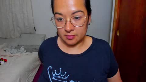 Snapshot of kroline_20 chatting on 12-24-24, 04:22 Kroline online show from 12-24-24, 04:22