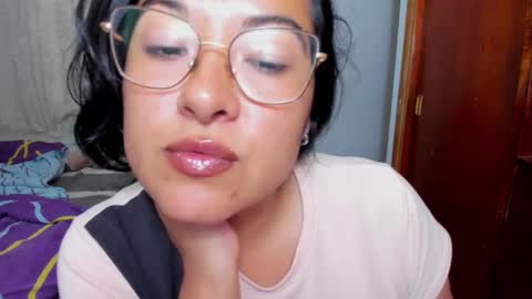 Snapshot of kroline_20 chatting on 12-27-24, 07:46 Kroline online show from 12-27-24, 07:46